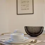 Centrum S Parkovanim Zdarma Zv2 Apartman