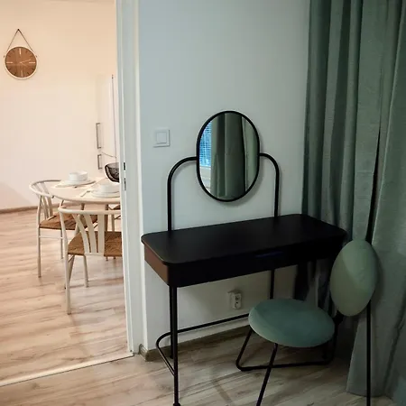 Centrum S Parkovanim Zdarma Zv2 * Зволен